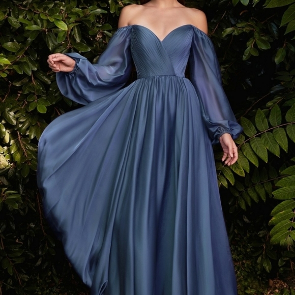 Formal dress - Picture 10 of 11